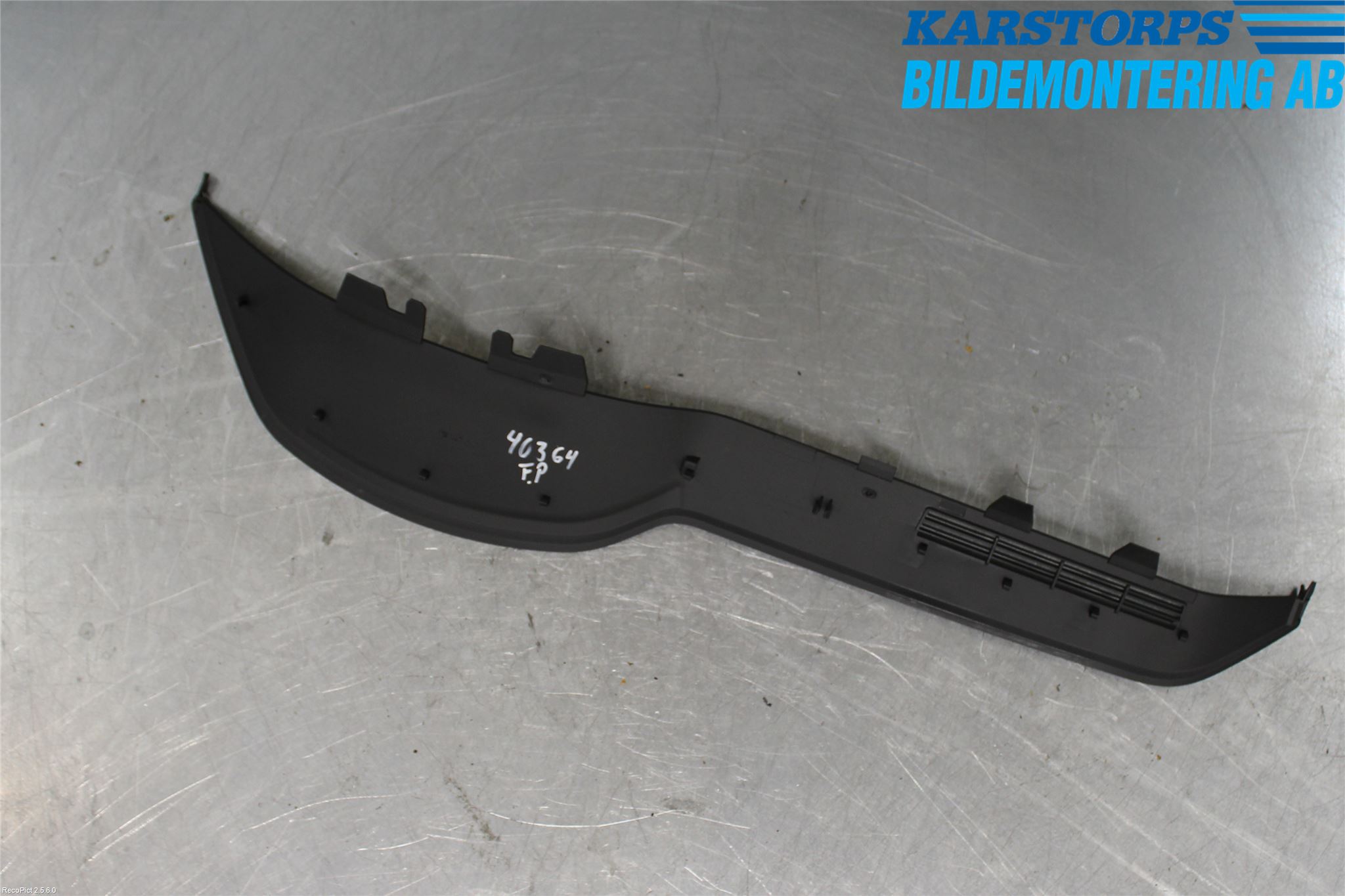 Mercedes-Benz MB C-KLASS (W204) 07-15 Instrument Ramme