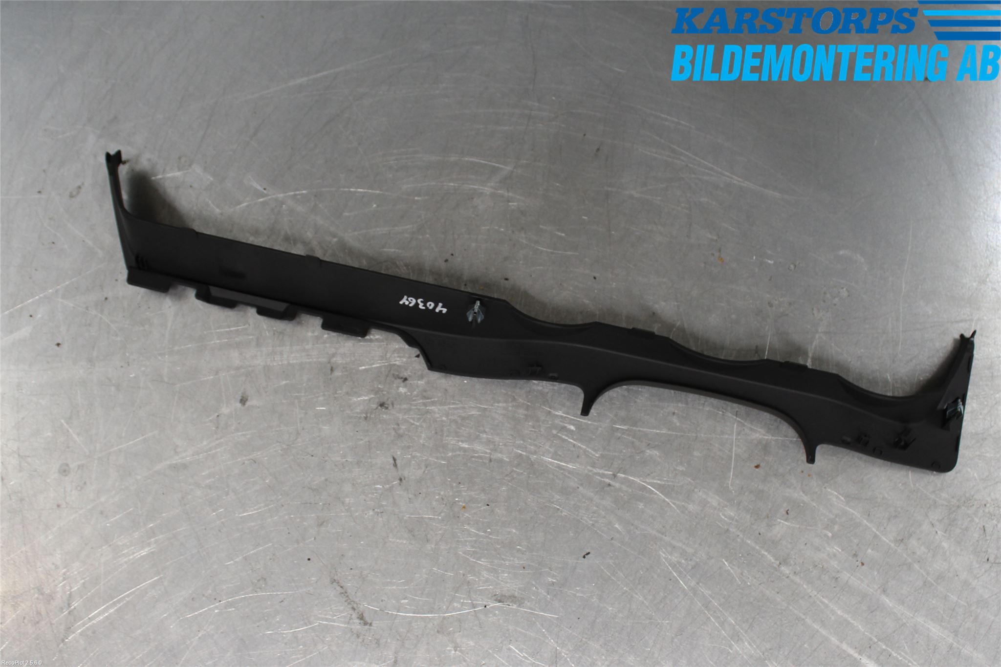 Mercedes-Benz MB C-KLASS (W204) 07-15 Instrument Ramme