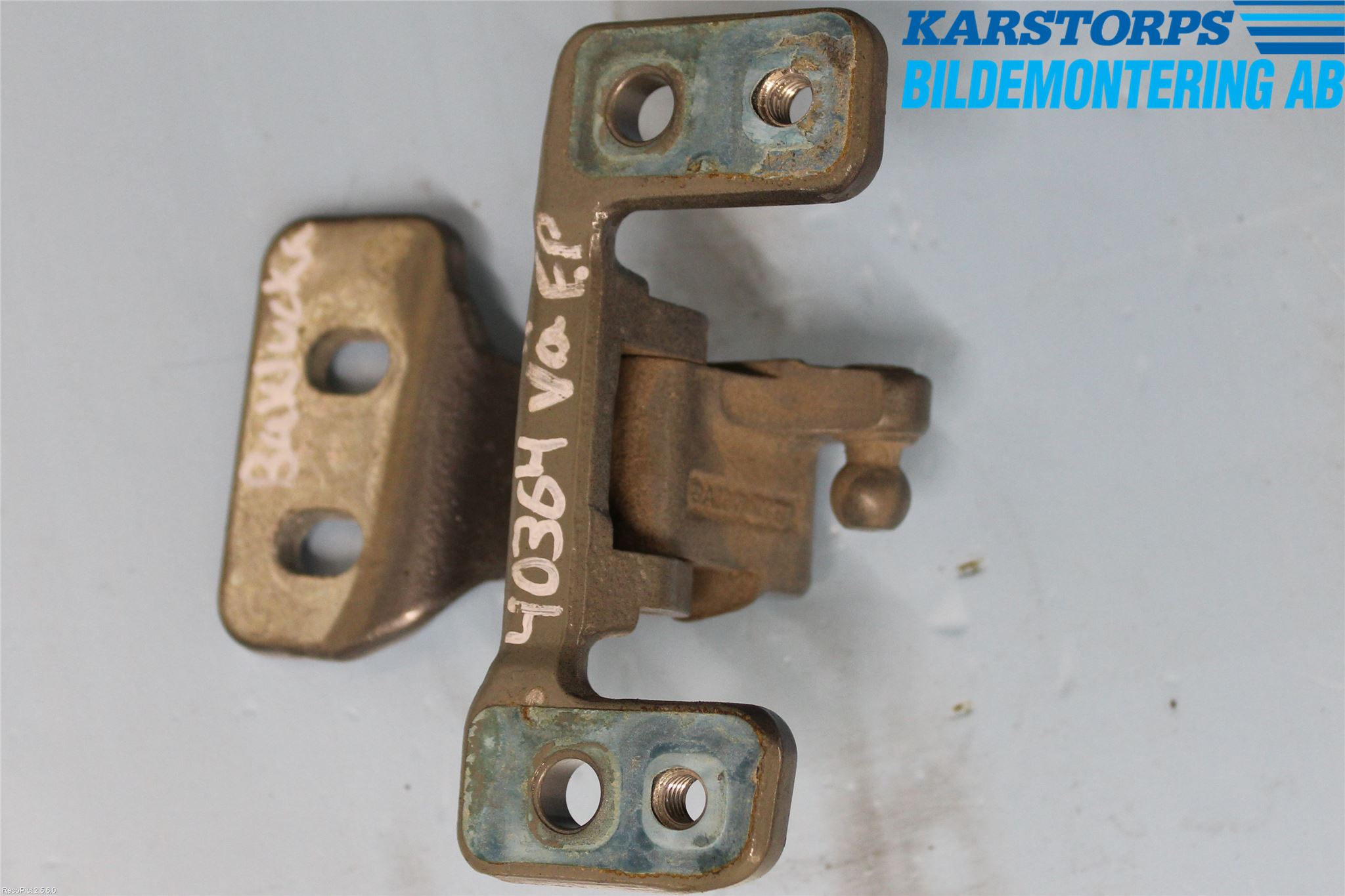 Mercedes-Benz MB C-KLASS (W204) 07-15 Bakluke Hengsel Venstre