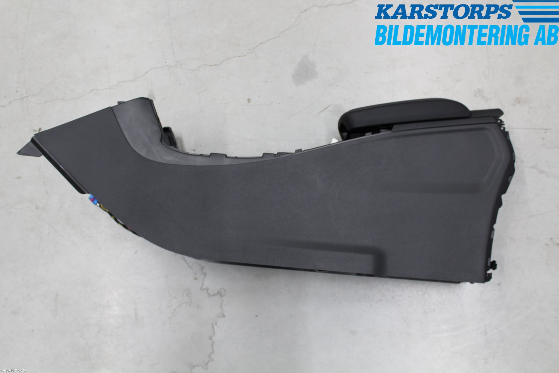 Mercedes-Benz MB B-KLASS (W246/W242) 12-19 Innr Konsoll-Lomme