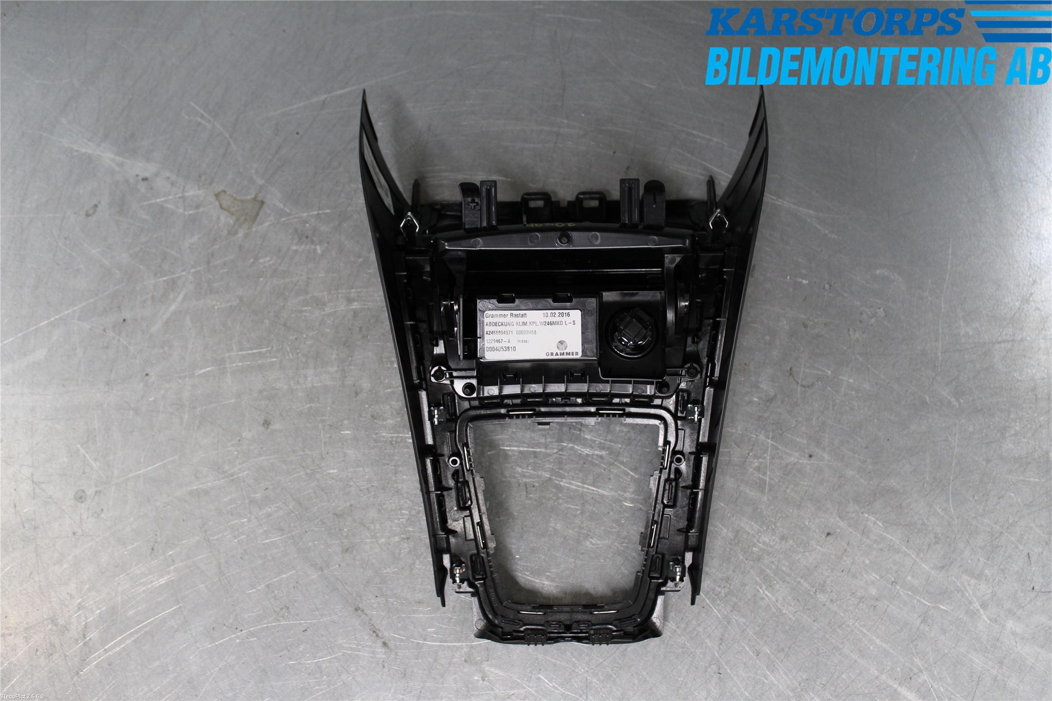 Mercedes-Benz MB B-KLASS (W246/W242) 12-19 Innr Konsoll-Lomme