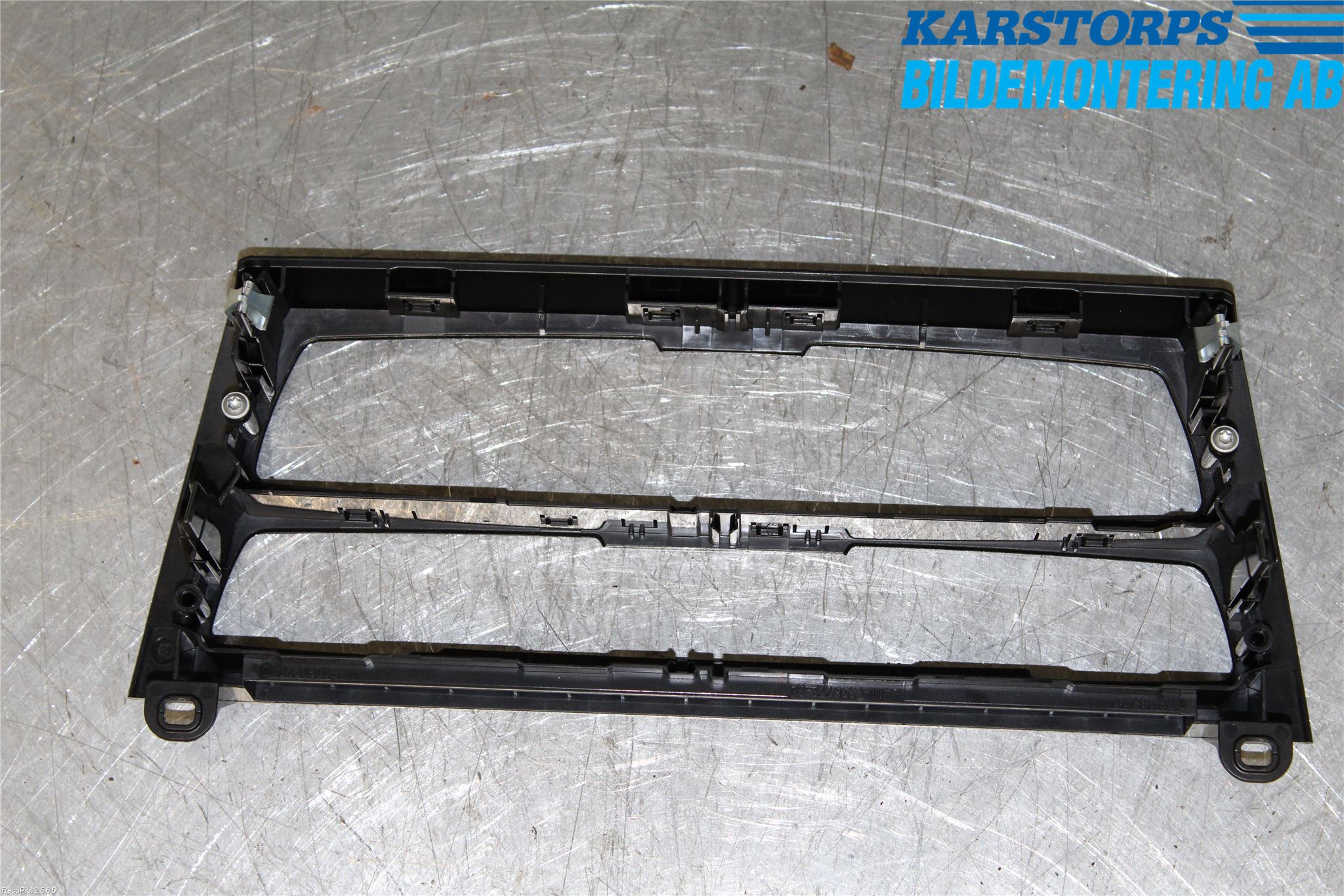 BMW 1 F20/F21 11-19 Innr Radio Ramme