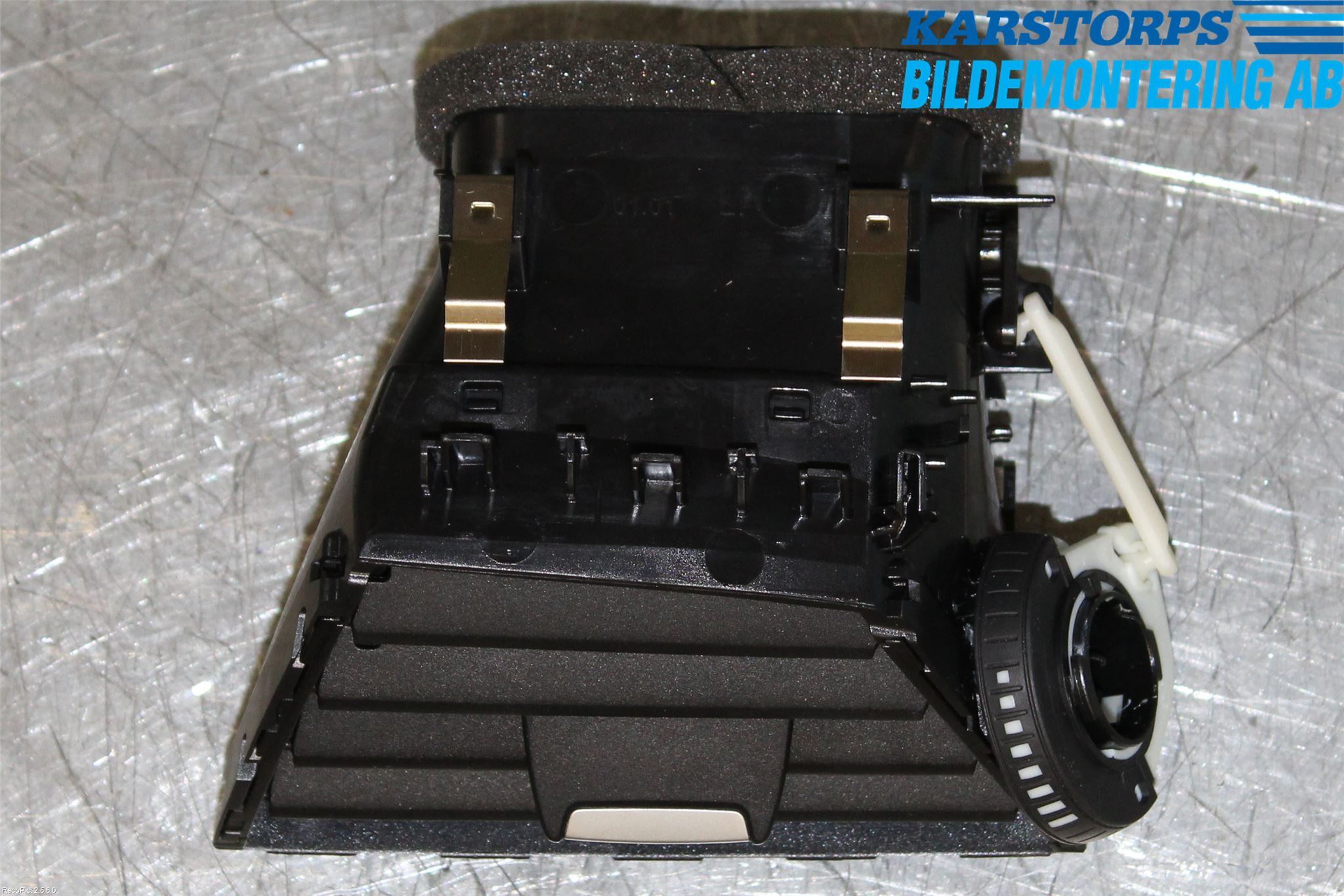 BMW 1 F20/F21 11-19 Dashbord Kanal - Dyse