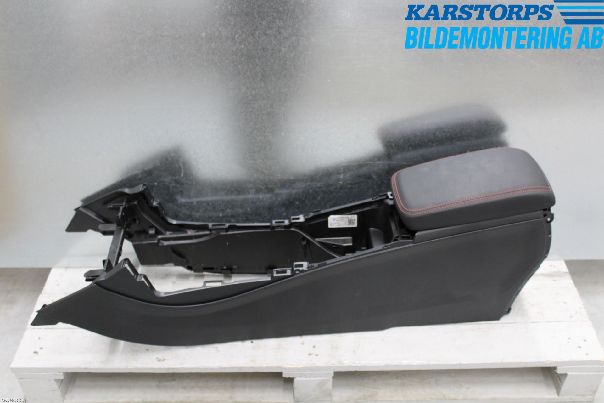 Mercedes-Benz MB CLA-KLASS (C117/X117) 13-19 Innr Konsoll-Lomme