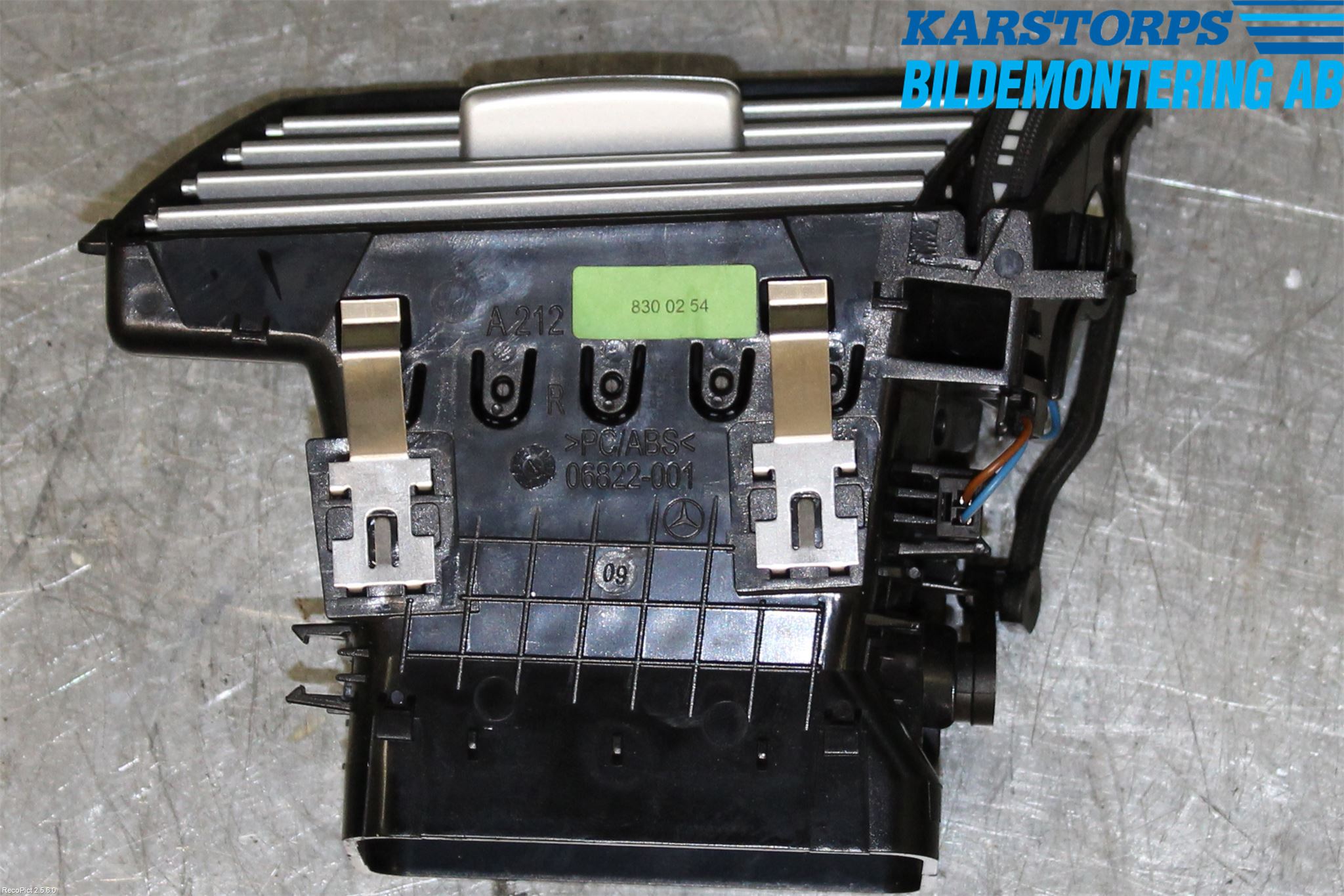 Mercedes-Benz MB E-KLASS (W212) 09-16 Dashbord Kanal - Dyse