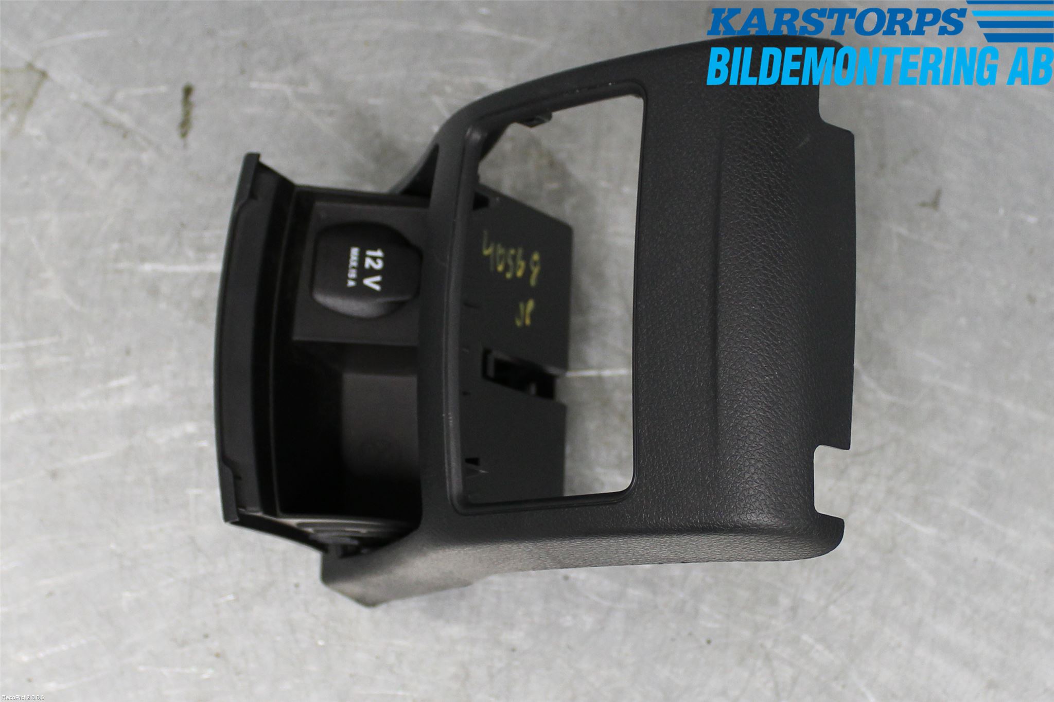 Mercedes-Benz MB CLA-KLASS (C117/X117) 13-19 Innr Konsoll-Lomme