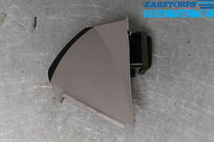 Mitsubishi GRANDIS Dashbord Kanal - Dyse