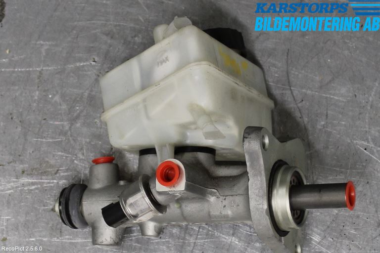 Mercedes-Benz MB C (203) 00-07 Brems Hovedsylinder
