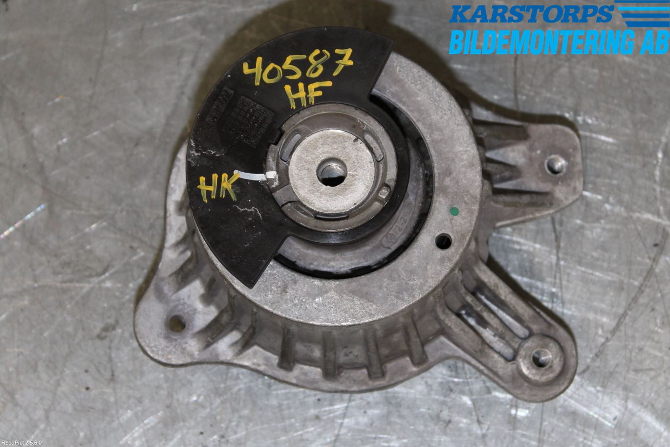 Mercedes-Benz MB C-KLASS (W205) 14-21 Motor Feste Gummi