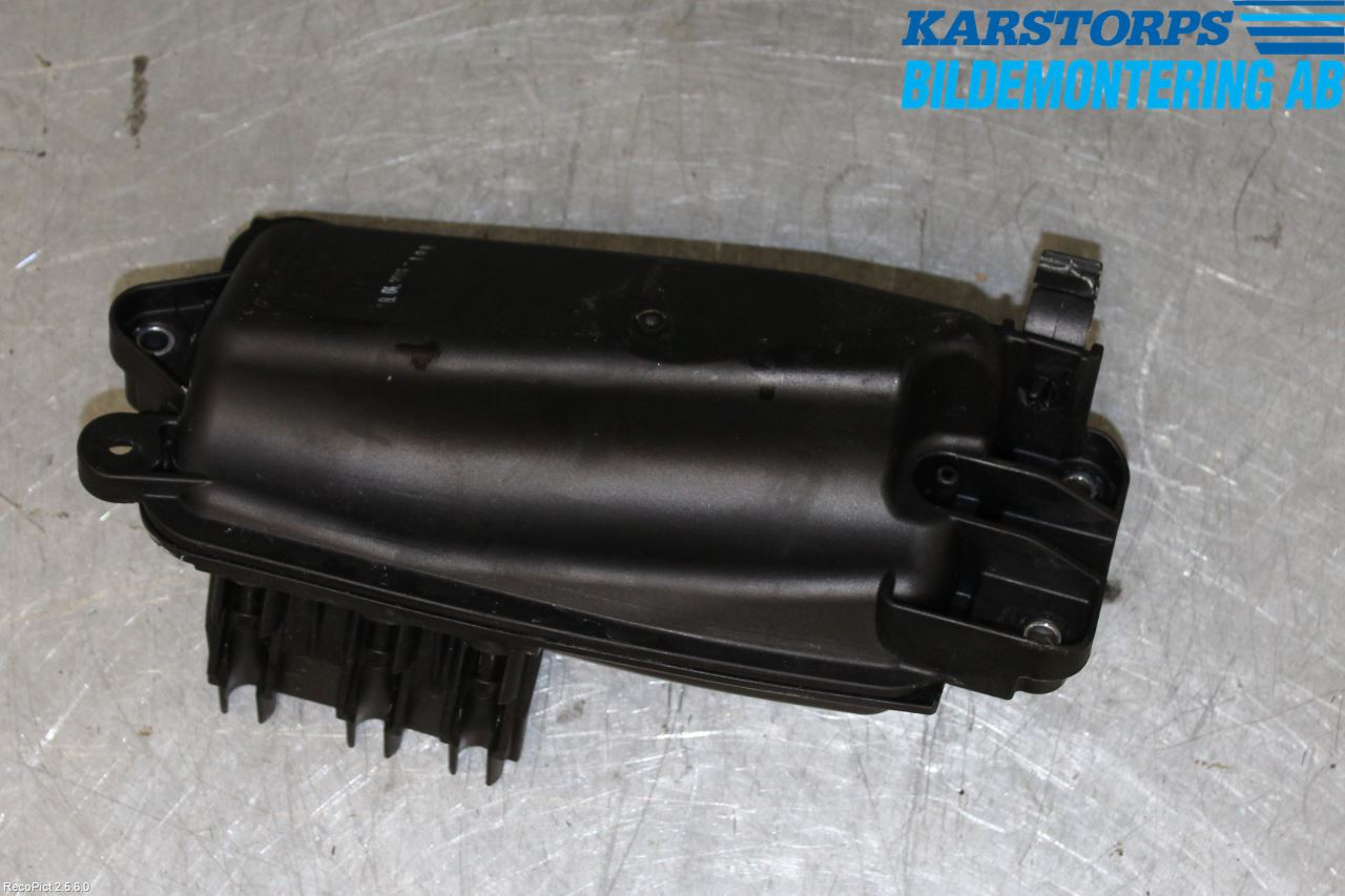 Mercedes-Benz MB C-KLASS (W205) 14-21 Fordeler Vacum Klokke