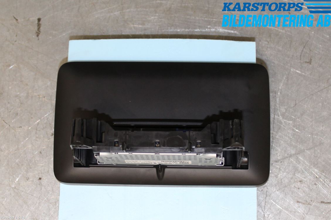 Mercedes-Benz MB C-KLASS (W205) 14-21 Instr Skjerm Dvd-Gps-Ac-Tlf