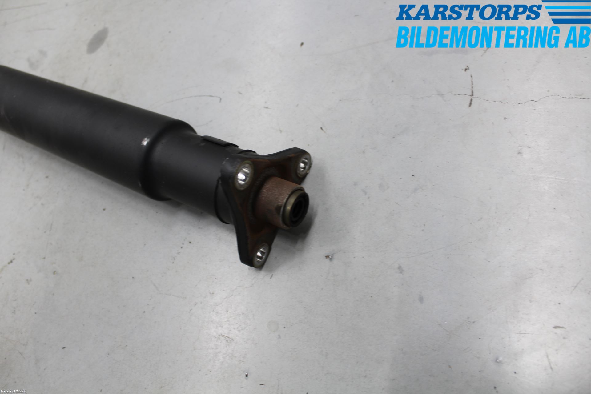 BMW 3 F30/F31/F80 12-19 Mellomaksel Kompl