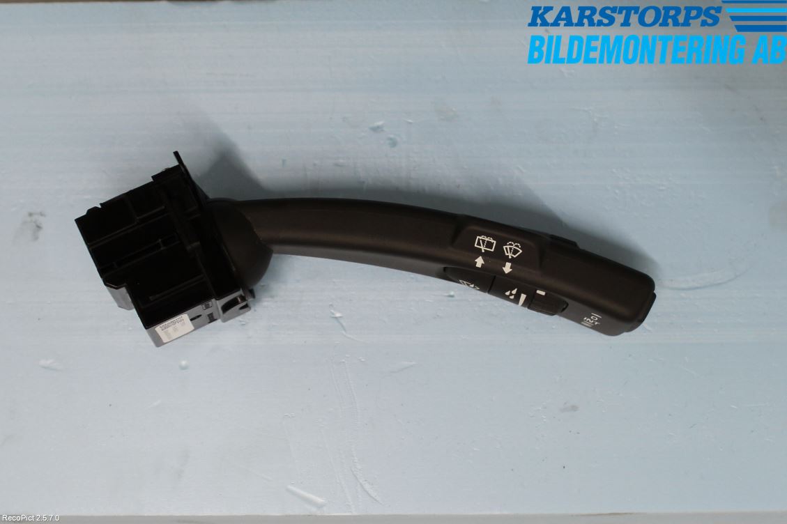 Volvo XC70 14-16 Bryter Ratt Visker - Spyler