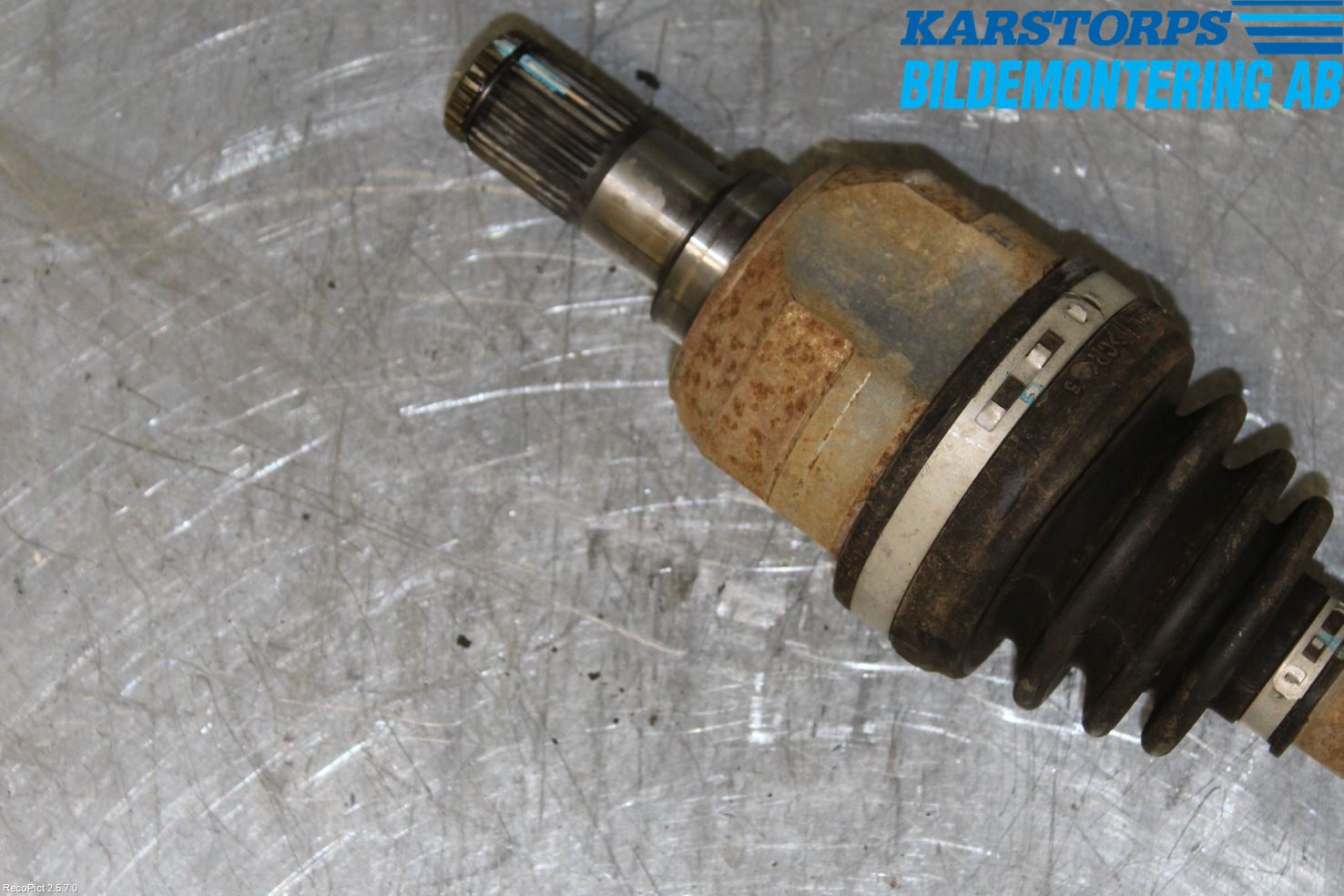 Kia CEED 12-18 Drivaksel Foran Kompl Venstre