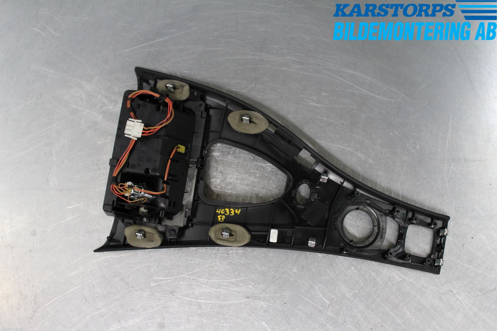 BMW 3 E92/93 Coupé/Cab 05-14 Innr Konsoll-Lomme