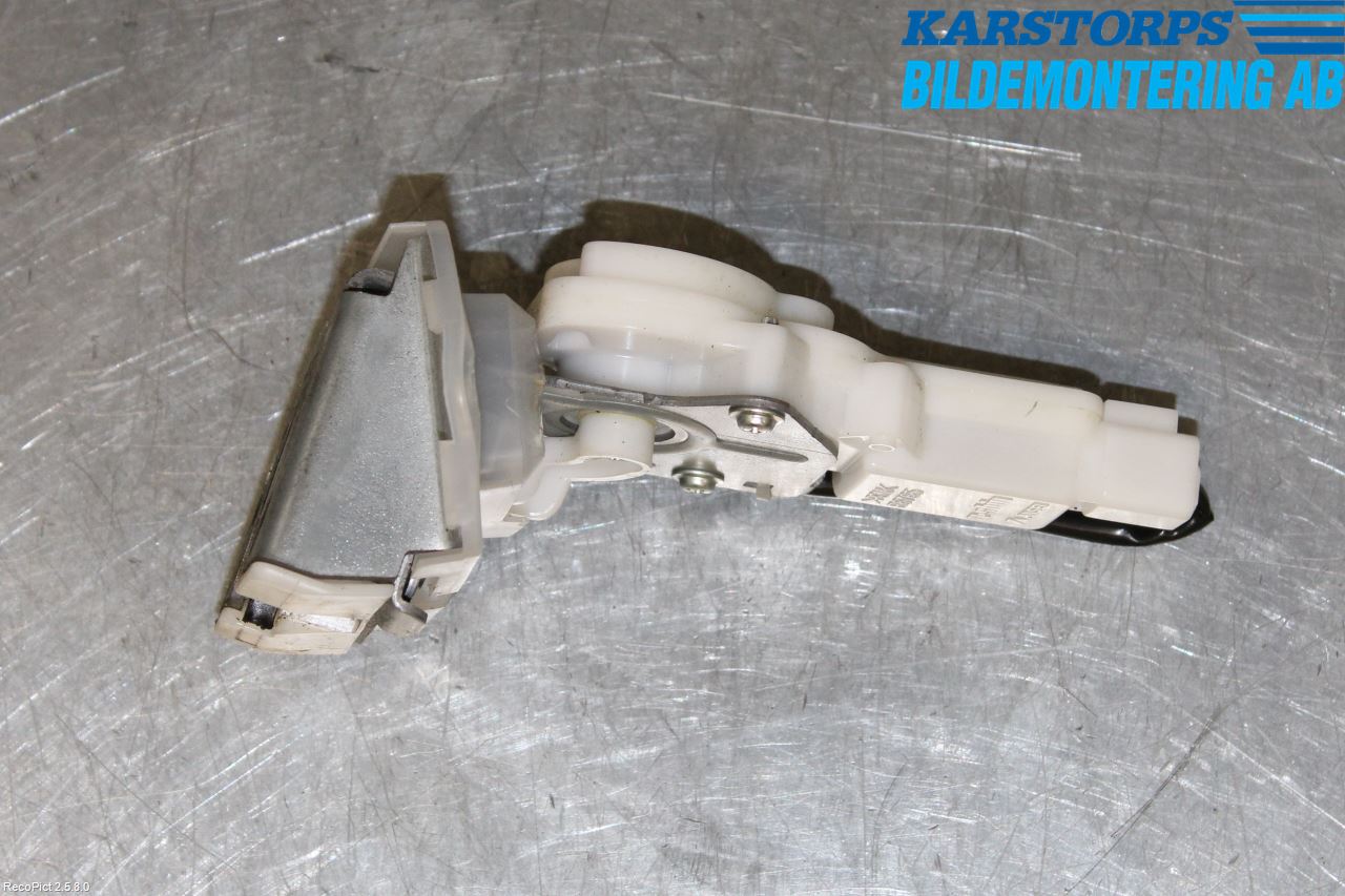 Suzuki SWIFT 05-10 Bakluke-Lokk Låsekasse