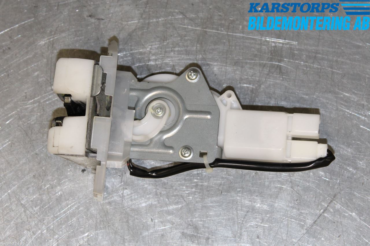 Suzuki SWIFT 05-10 Bakluke-Lokk Låsekasse
