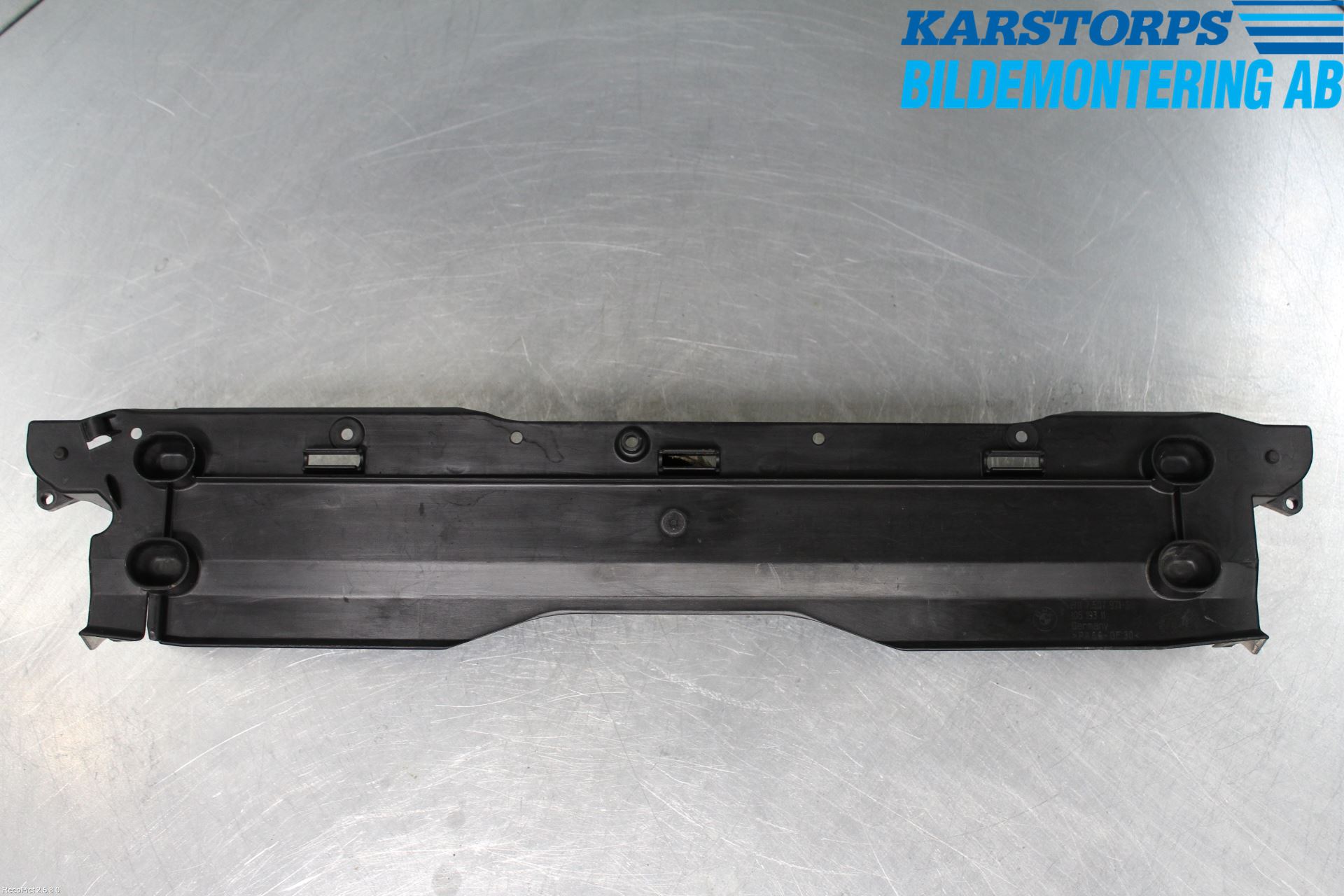 BMW 7 E65/66    00-08 Radiator Feste - Ramme - Bjelk