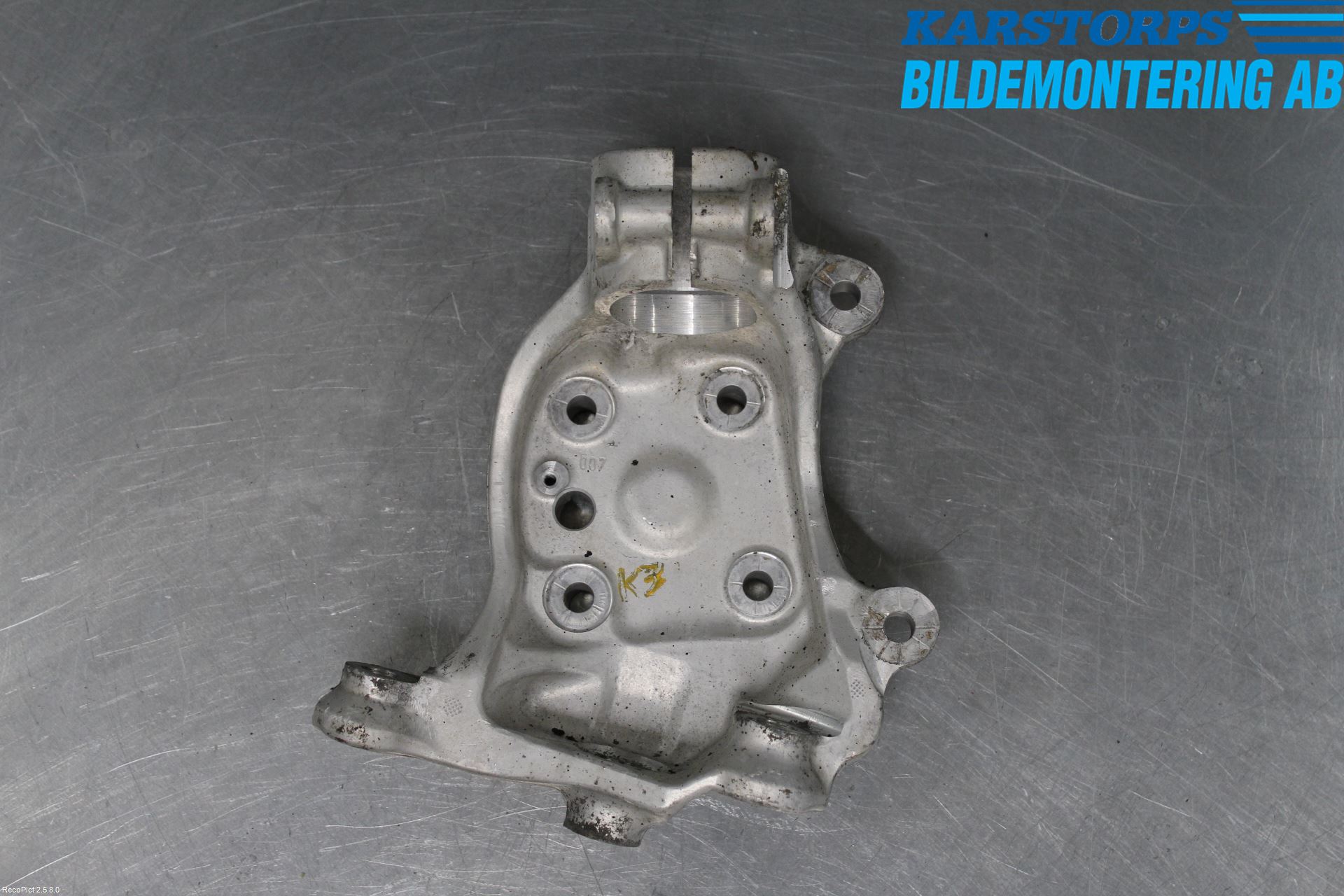 BMW 7 E65/66    00-08 Spindel Hf