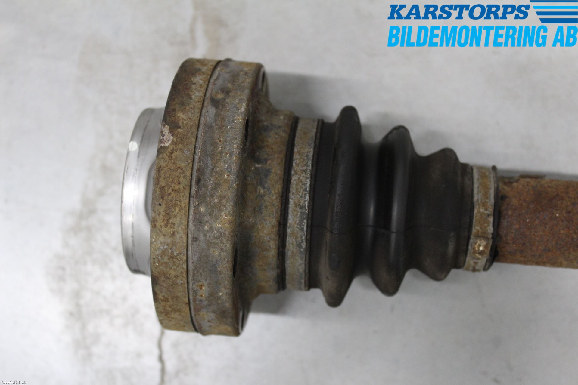 BMW 7 E65/66    00-08 Drivaksel Bak Kompl Venstre