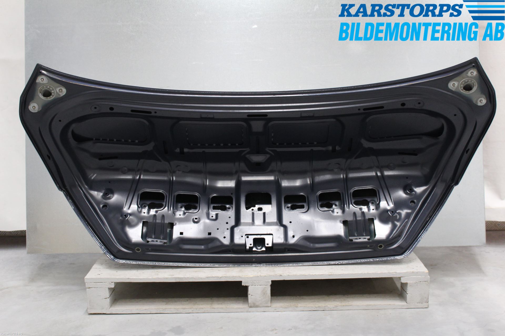 BMW 7 E65/66    00-08 Bakluke Koffertlokk