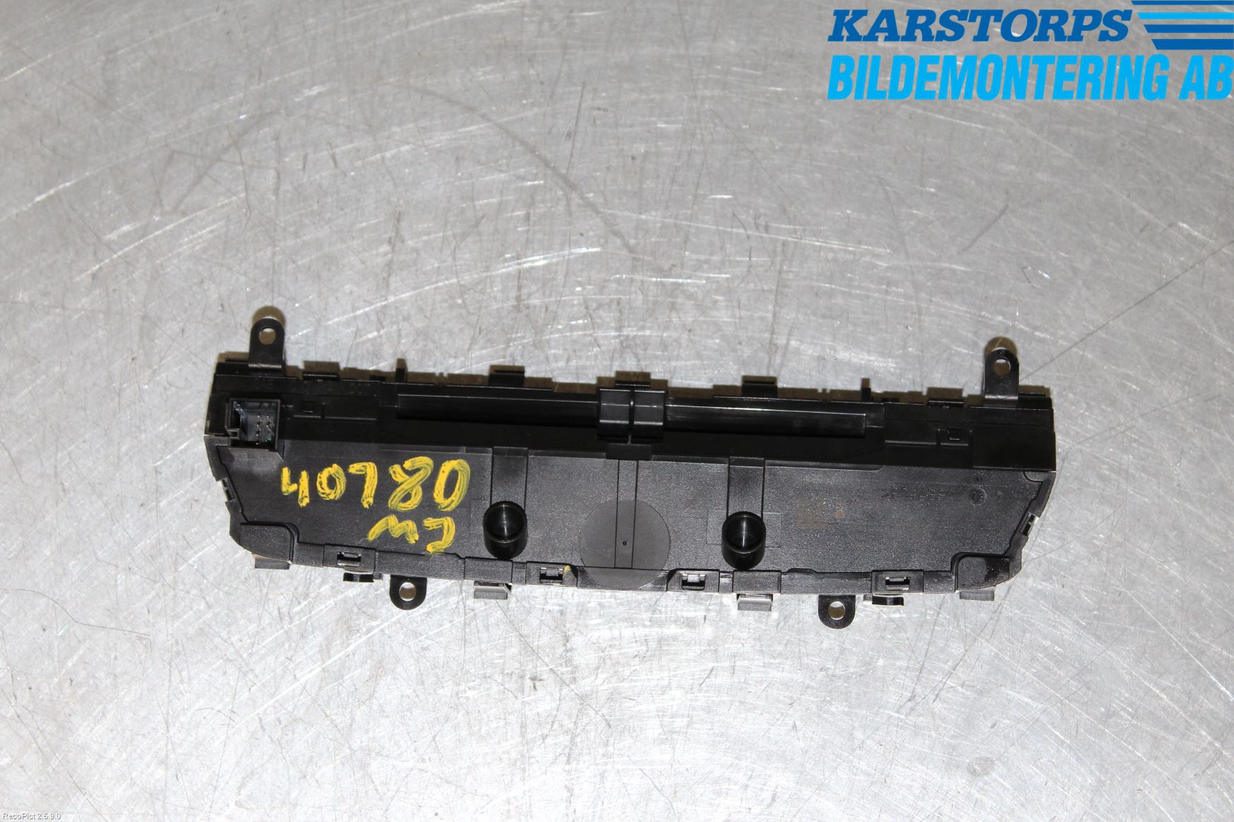 Mercedes-Benz MB C-KLASS (W205) 14-21 Stereo Radio Med Cd