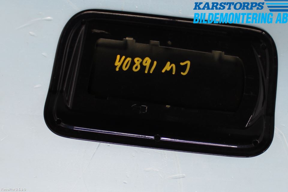 BMW 3 F30/F31/F80 12-19 Drivstoff Tankluke