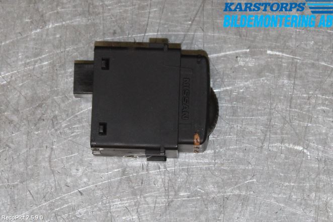 Nissan NV200/NV200 COMBI Frontlykt Lysspredderreg