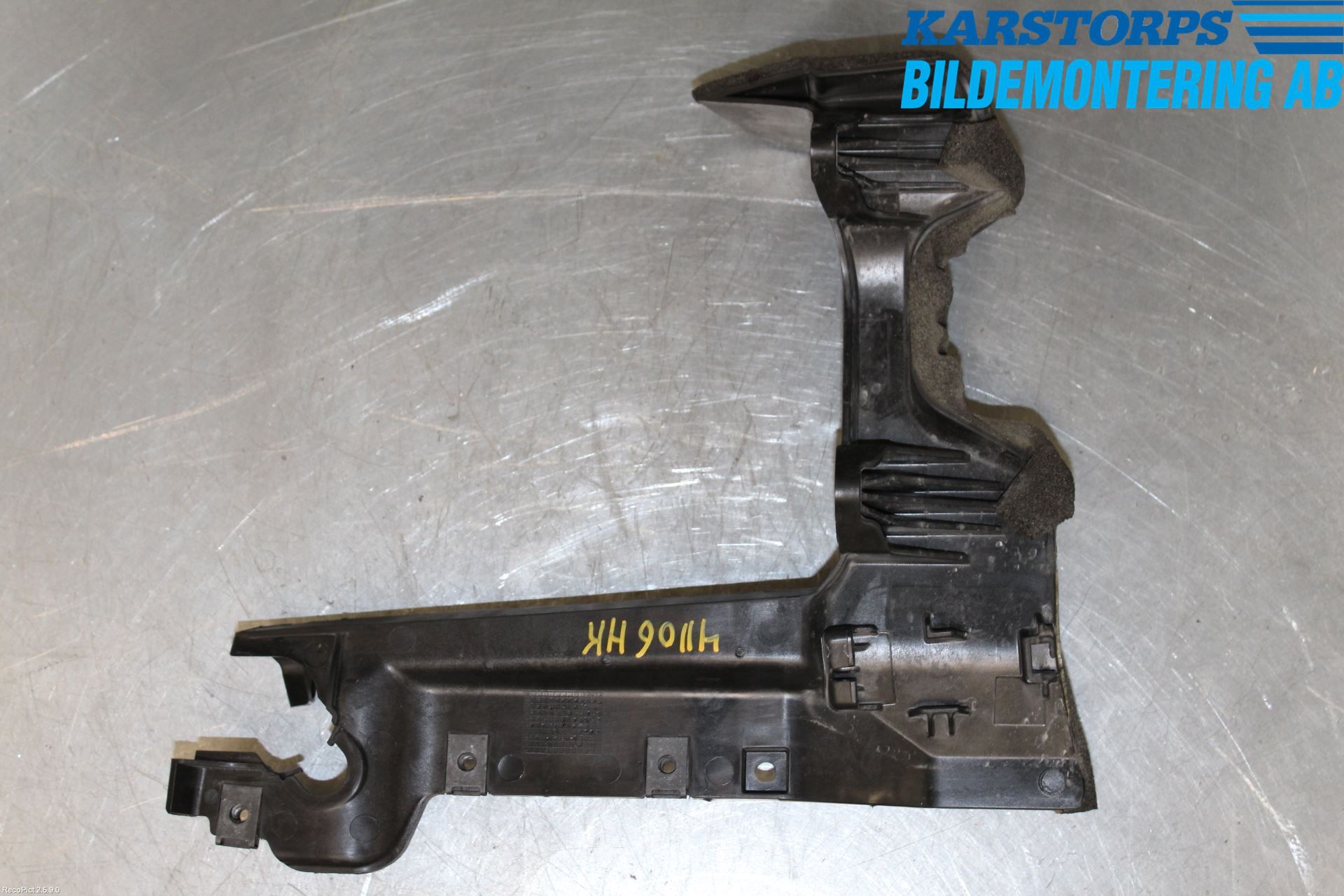 Volvo XC70 14-16 Batterikasse - Feste - Holder