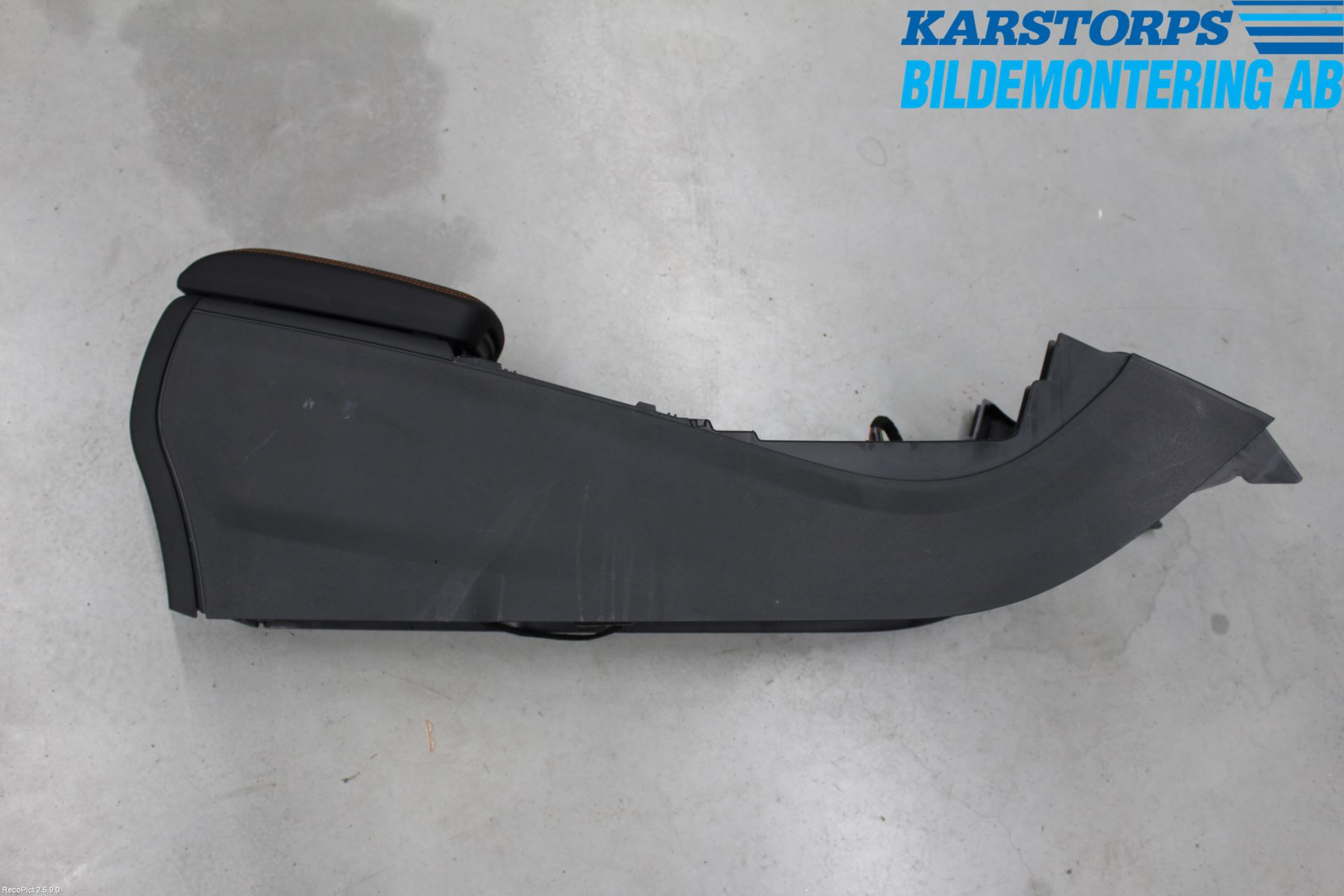 Mercedes-Benz MB CLA-KLASS (C117/X117) 13-19 Innr Konsoll-Lomme