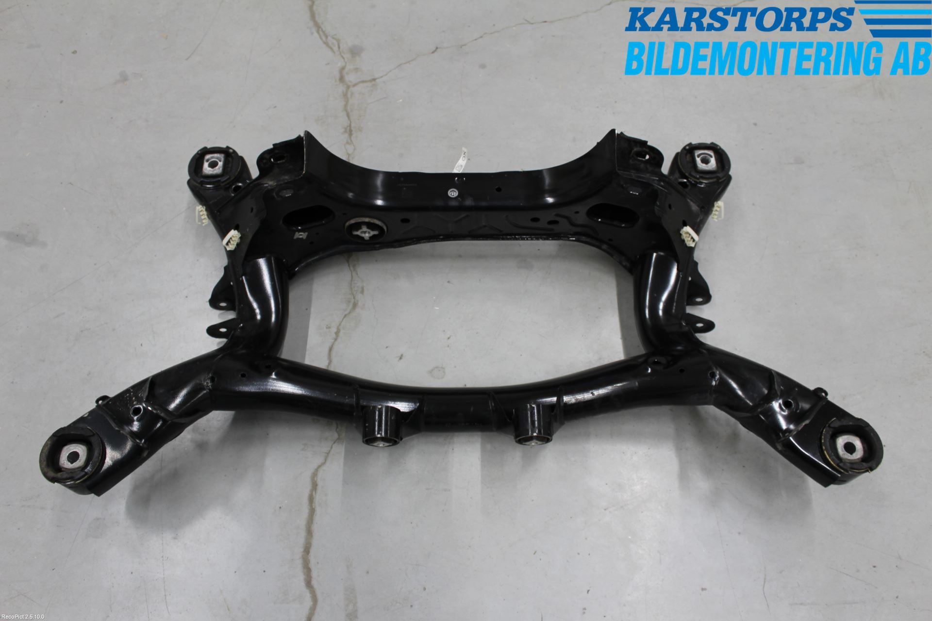 BMW 3 F30/F31/F80 12-19 Bakaksel Feste Travers-Ramme
