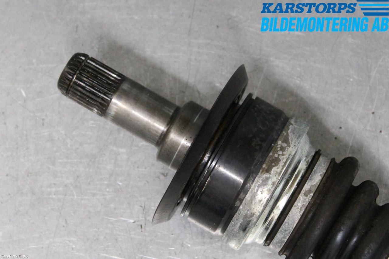 BMW 3 F30/F31/F80 12-19 Drivaksel Bak Kompl Høyre