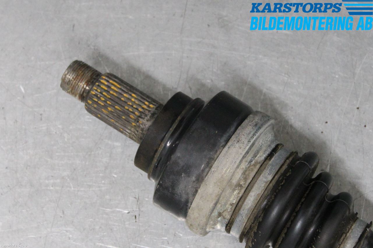 BMW 3 F30/F31/F80 12-19 Drivaksel Bak Kompl Høyre