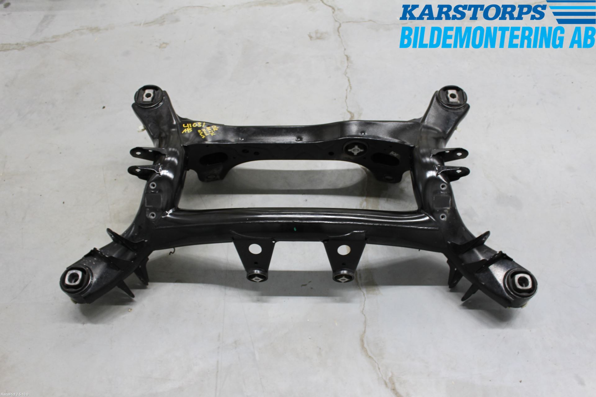 BMW 3 F30/F31/F80 12-19 Bakaksel Feste Travers-Ramme