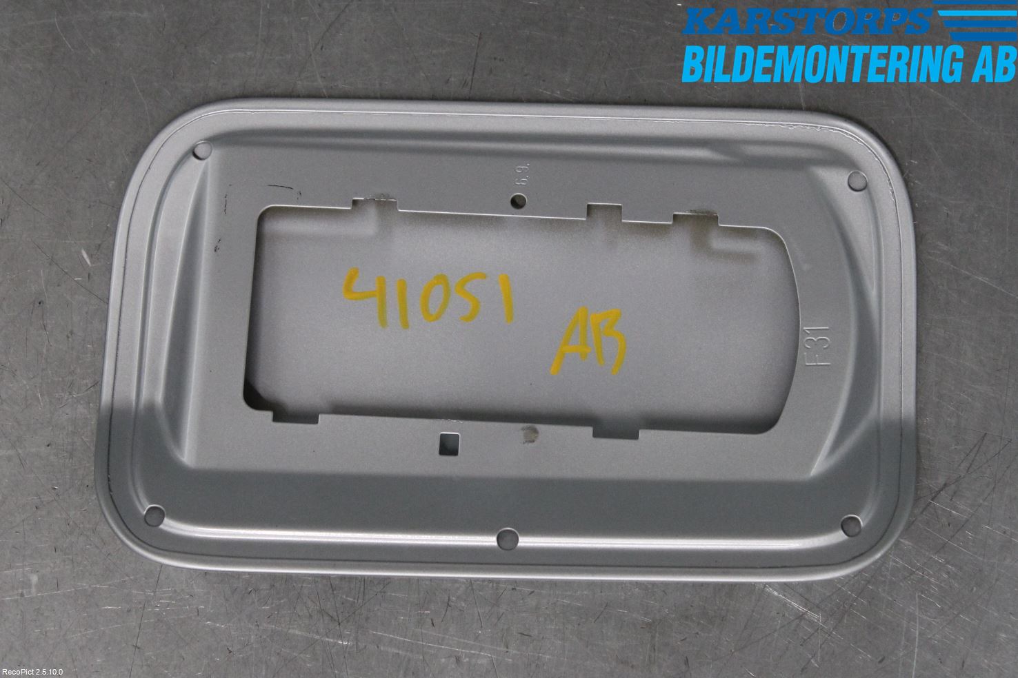 BMW 3 F30/F31/F80 12-19 Drivstoff Tankluke