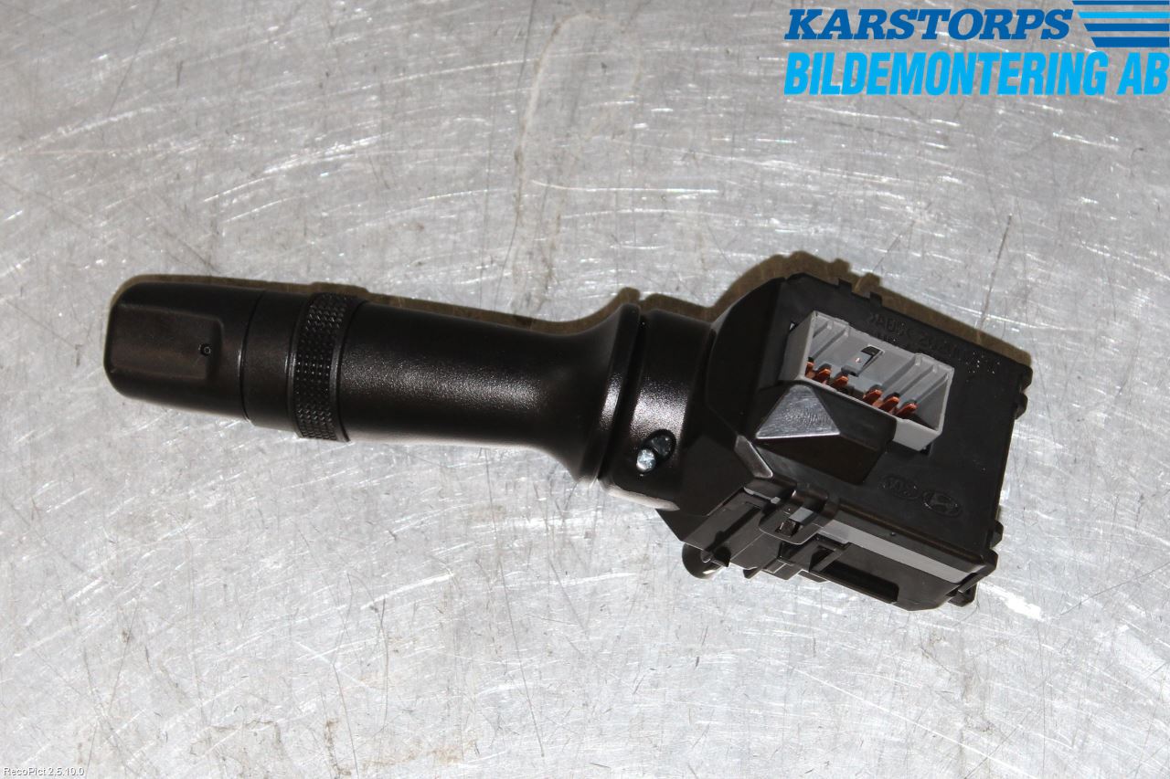 Kia RIO 12-16 Bryter Ratt Visker - Spyler