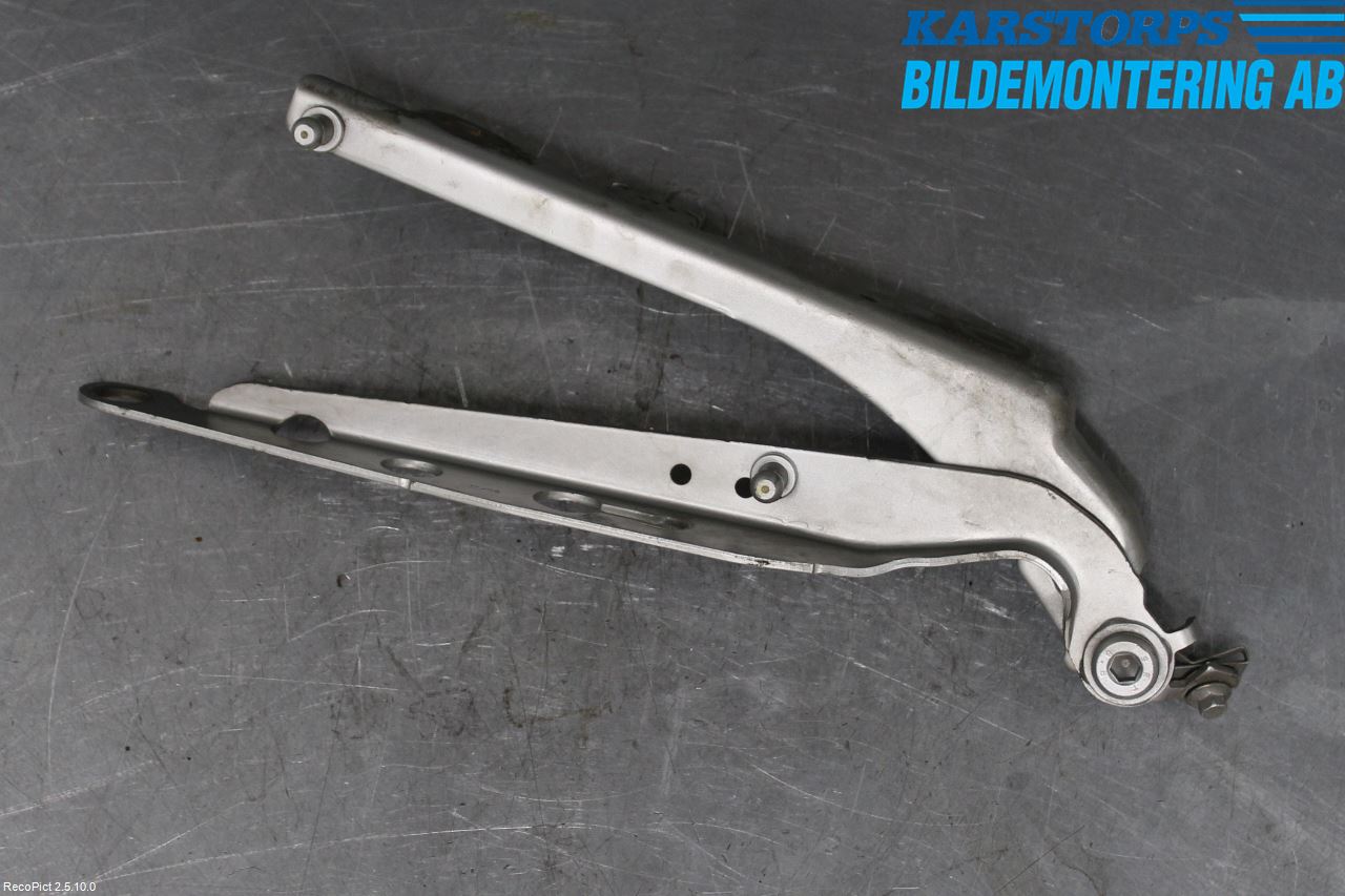 Volvo V70 05-08 Panser Hengsel - Hengsler