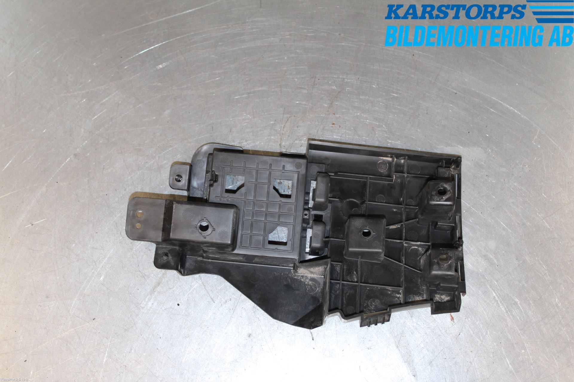 Volvo V60 14-18 Støtfangerfeste Bak Høyre