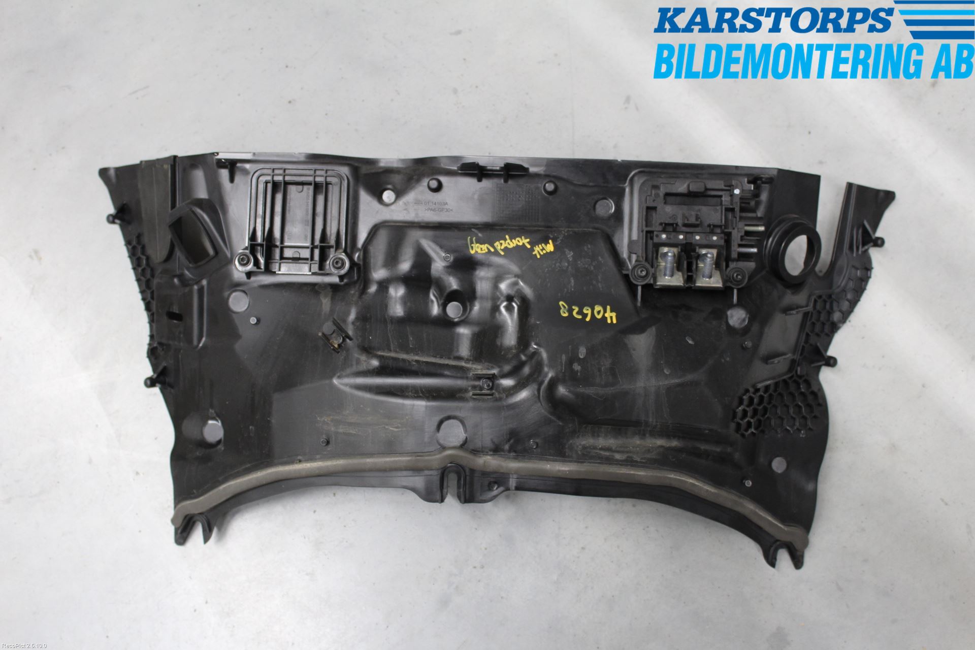 Mercedes-Benz MB C-KLASS (W205) 14-21 Visker Deksel-Grill-Under Frr
