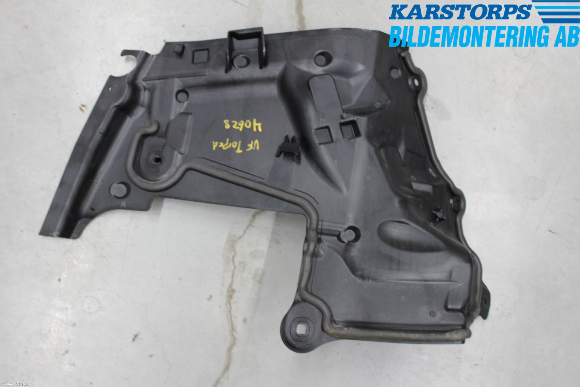 Mercedes-Benz MB C-KLASS (W205) 14-21 Visker Deksel-Grill-Under Frr