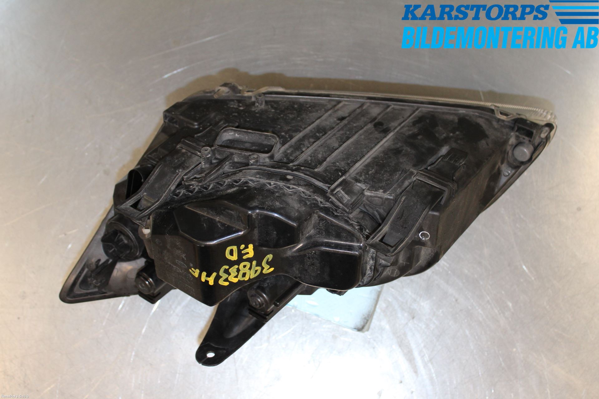 Ford FOCUS     04-07 Frontlykt Høyre