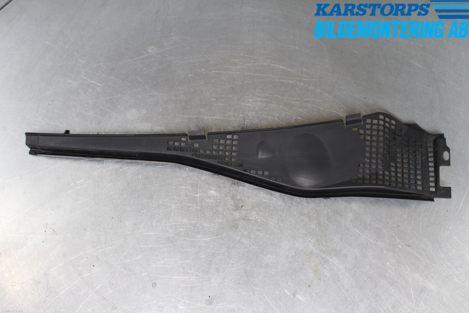 Dacia SANDERO 09-13 Visker Deksel-Grill-Under Frr