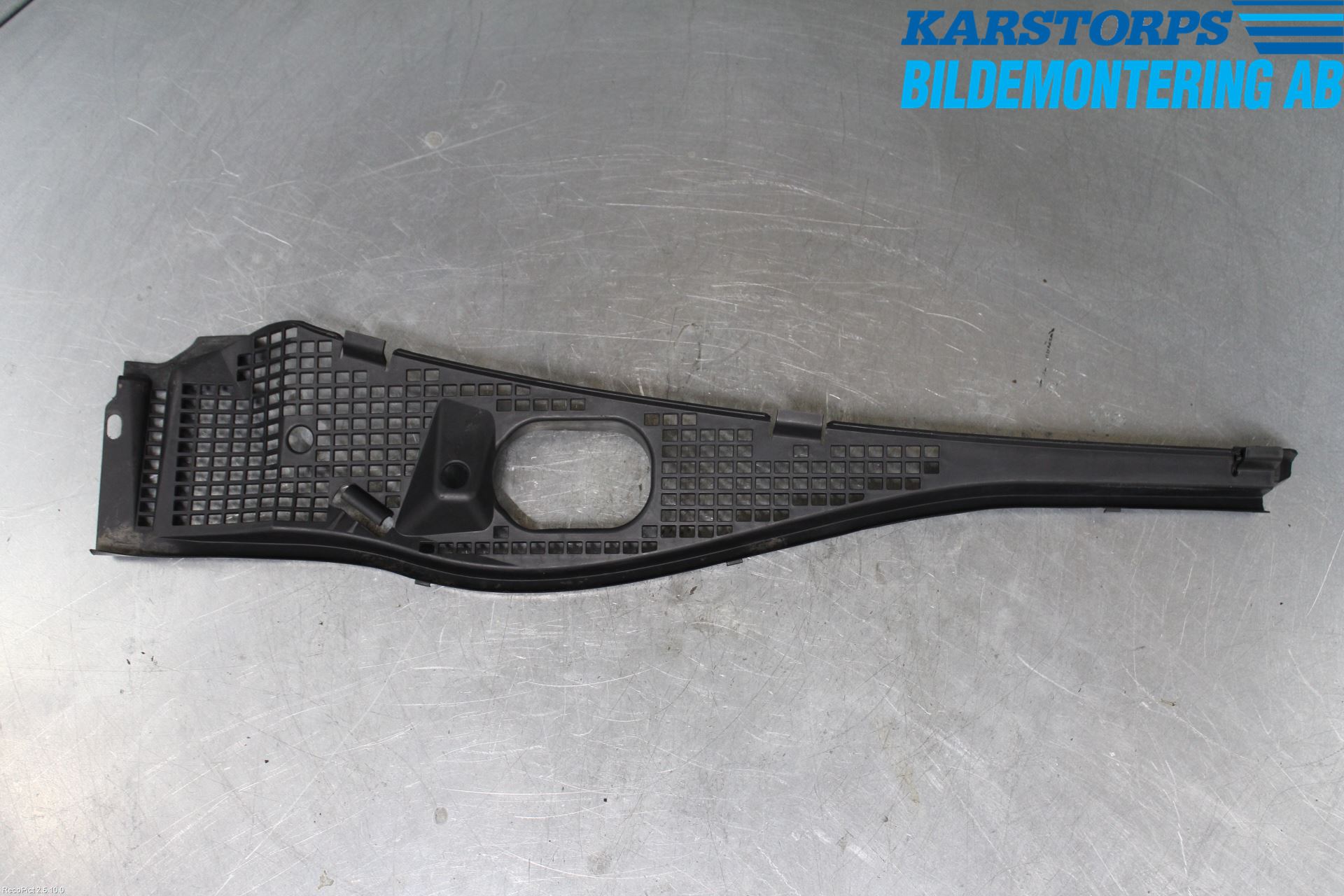 Dacia SANDERO 09-13 Visker Deksel-Grill-Under Frr