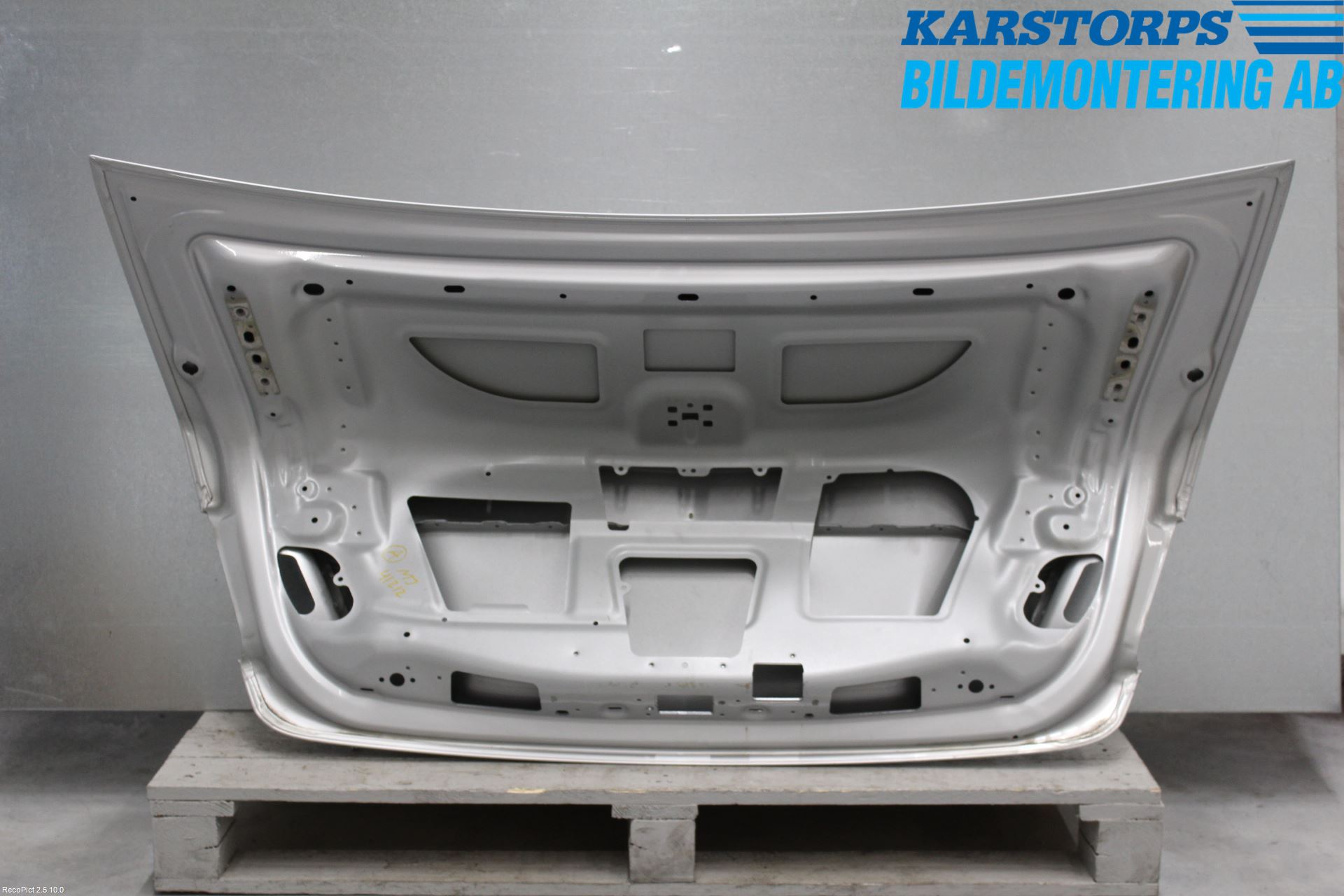 Mercedes-Benz MB E-KLASS (W212) 09-16 Bakluke Koffertlokk