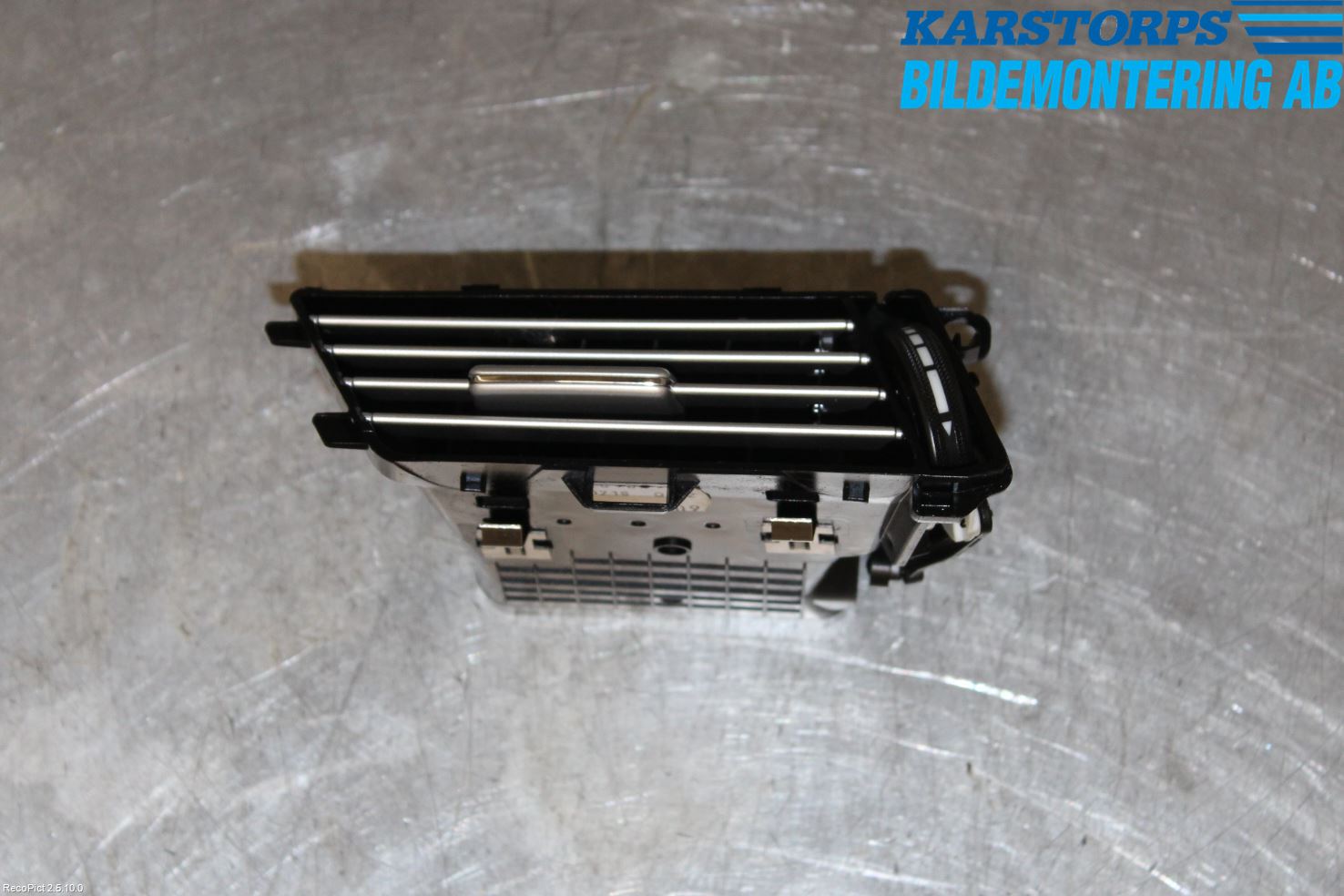 Mercedes-Benz MB E-KLASS (W212) 09-16 Dashbord Kanal - Dyse