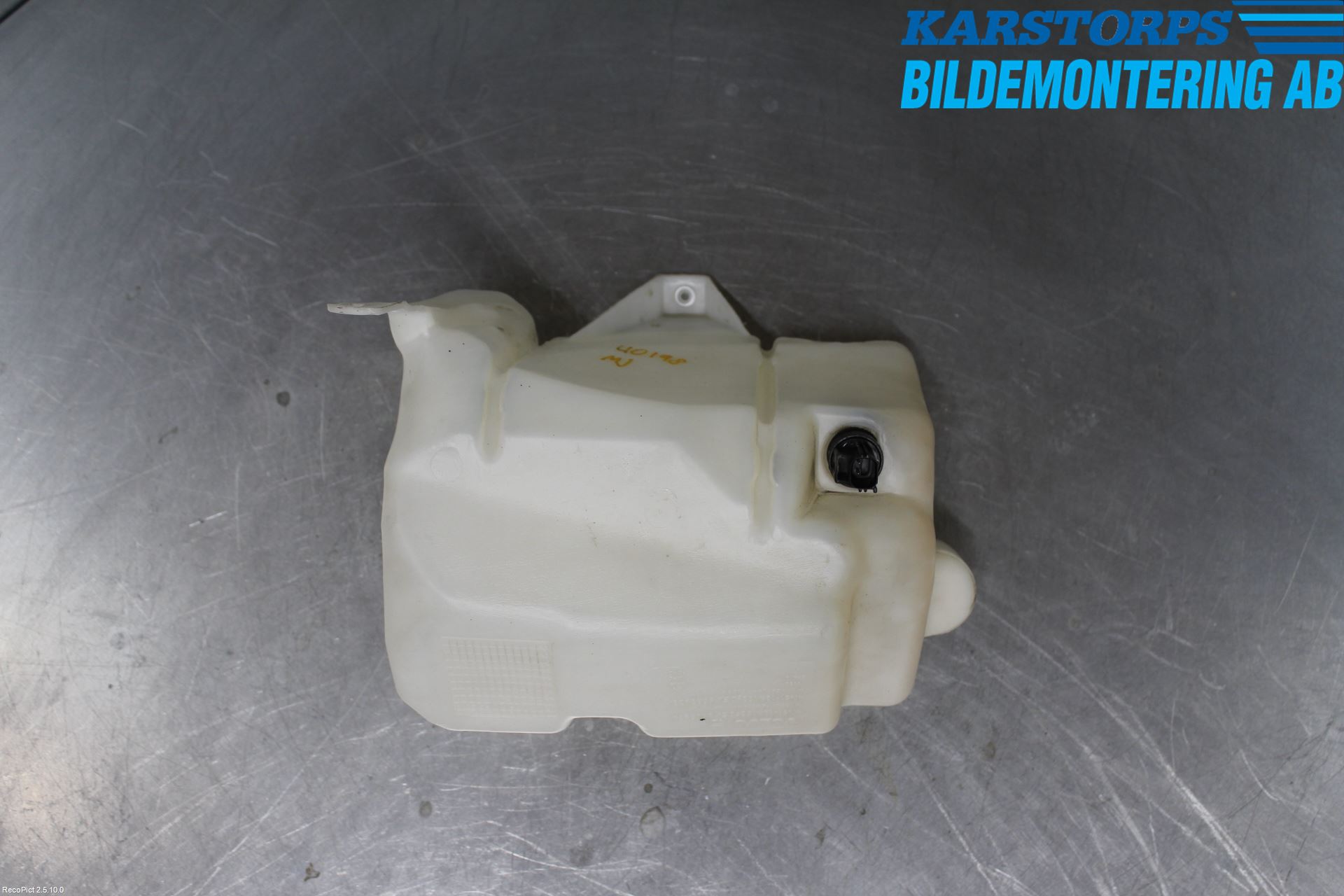Volvo V50 04-07 Spylerbeholder Frontrute-Lykte