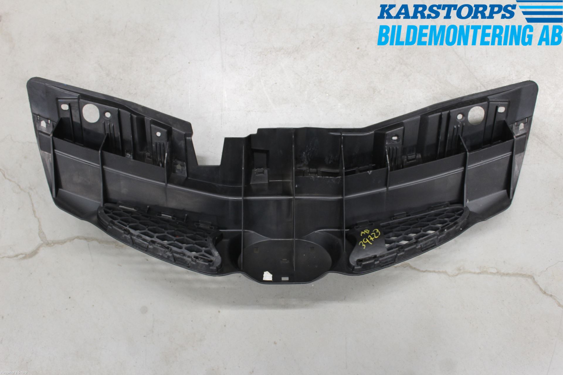 Toyota AYGO 06-14 Grill Komplett