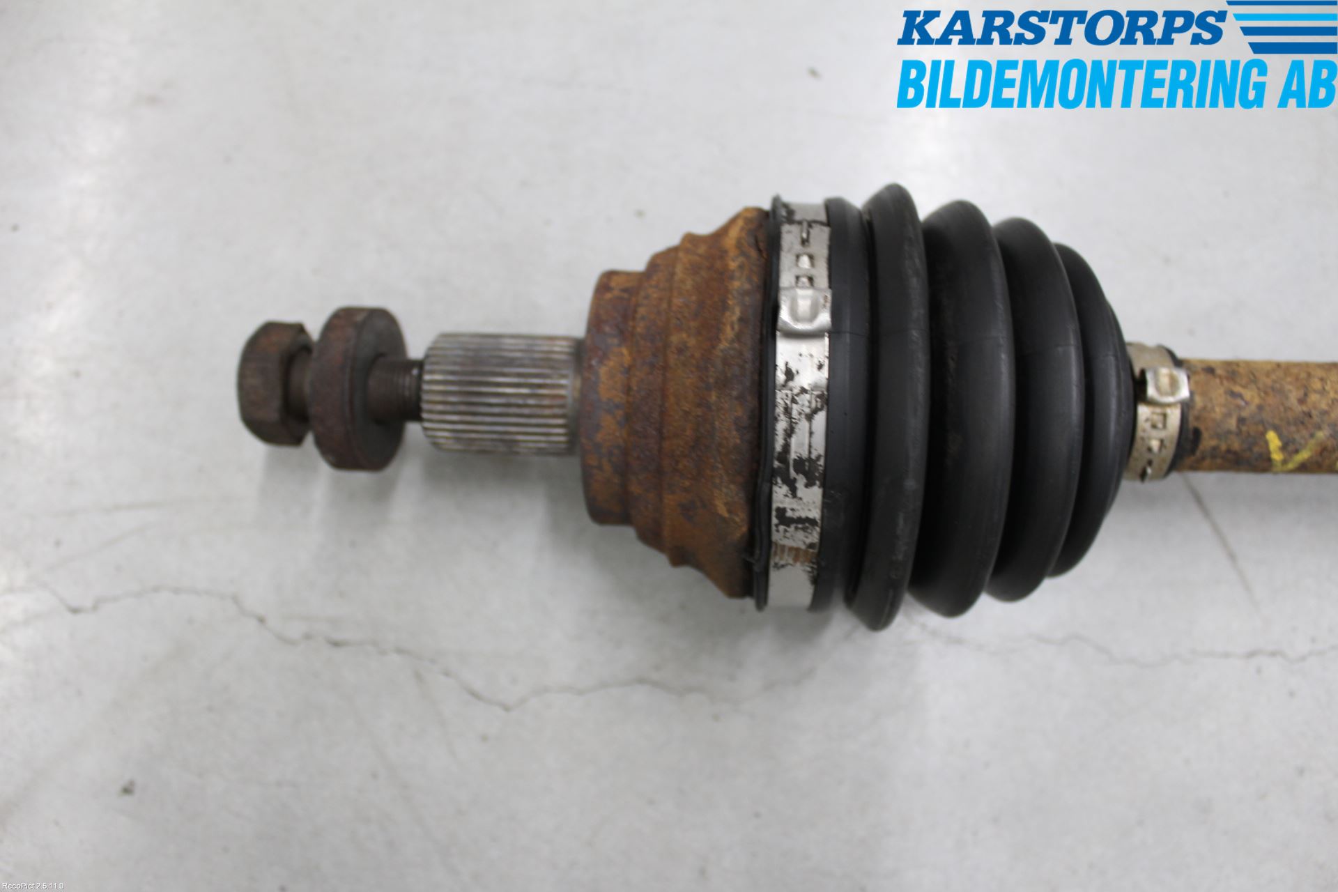Volkswagen VW PASSAT 05-11 Drivaksel Bak Kompl Venstre