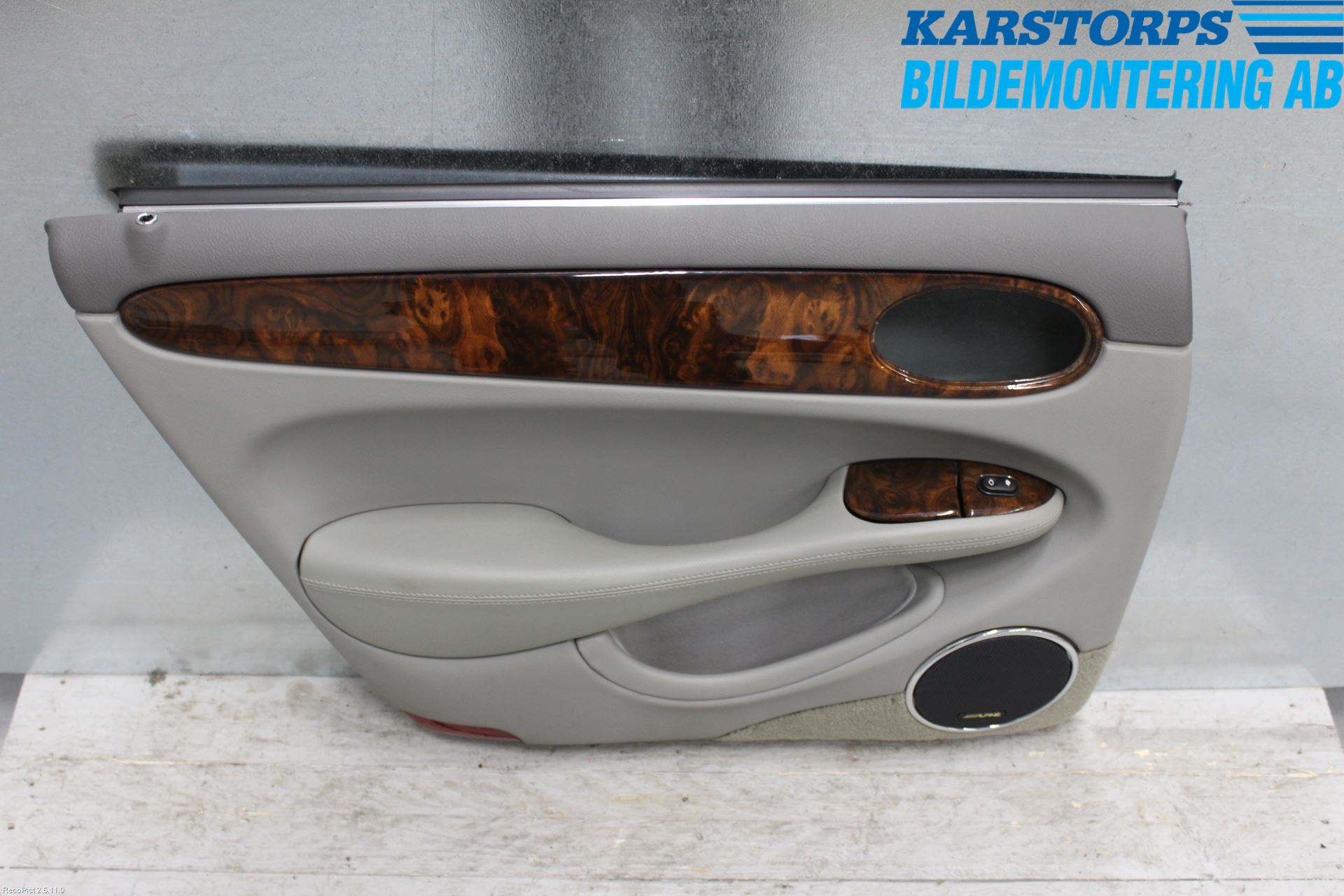 Jaguar XJ X308        98-02 Innr Dørtrekk Venstre