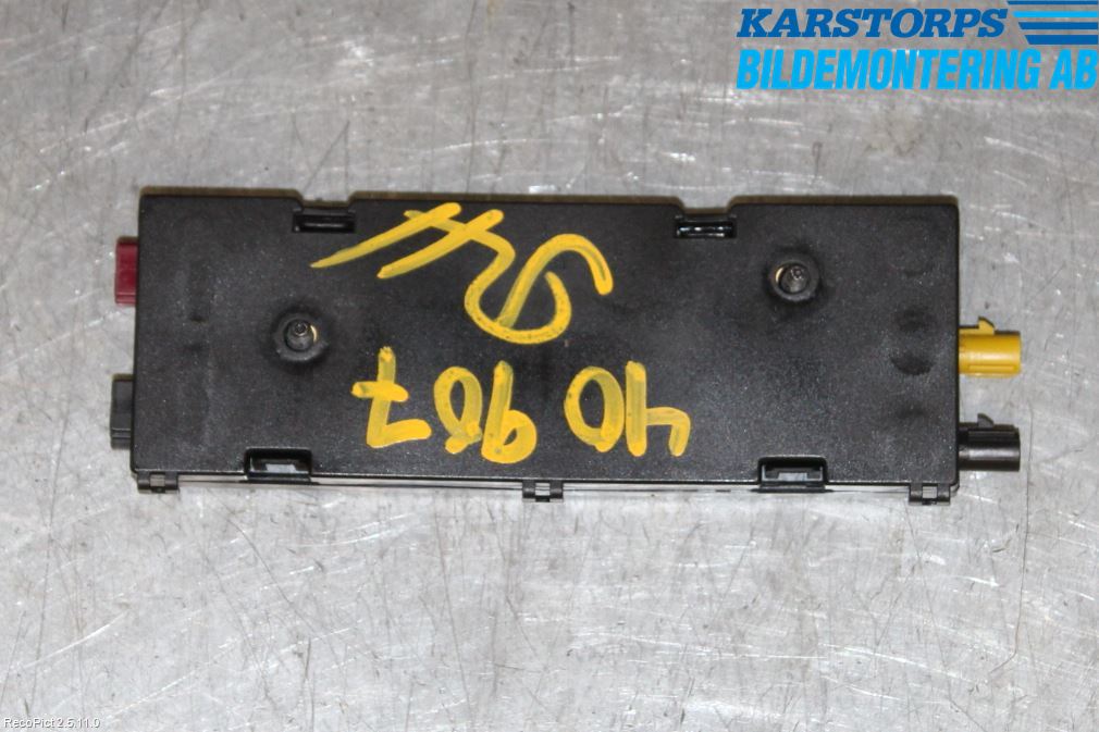 BMW 1 E87/81 5D/3D 03-11 Stereo Antenneforsterker